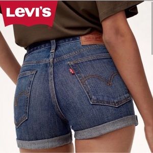 Levi's Mid length Shorts Cuffed
